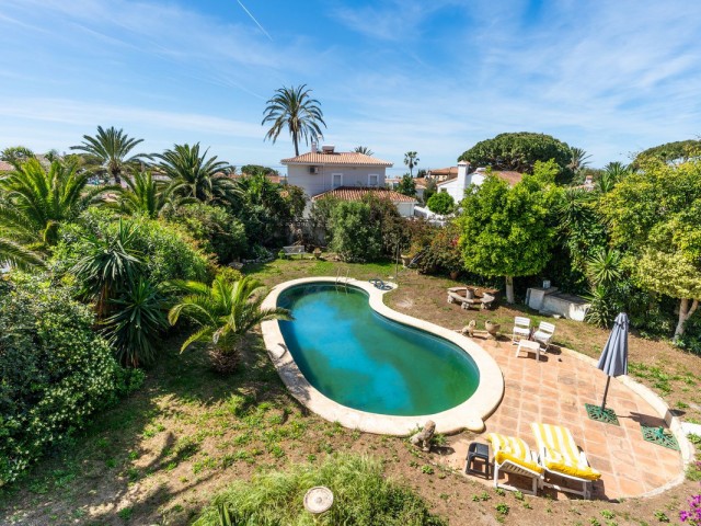 4 Makuuhuoneen Huvila Marbesa