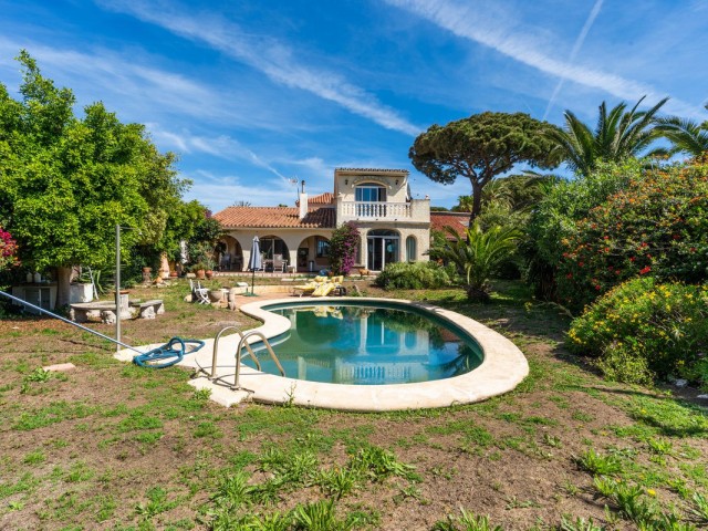 4 Makuuhuoneen Huvila Marbesa