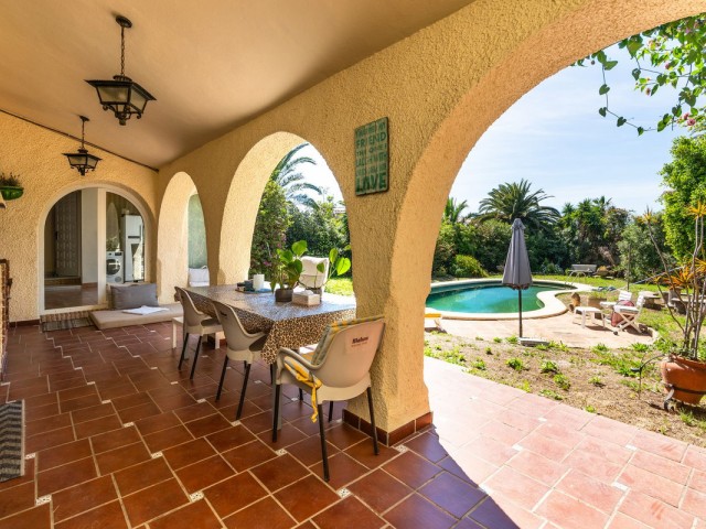 4 Makuuhuoneen Huvila Marbesa