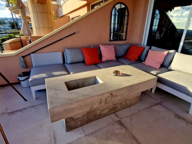 4 Bedrooms Apartment in Marbella