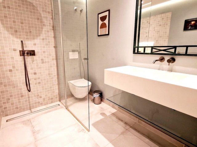 4 Bedrooms Apartment in Marbella