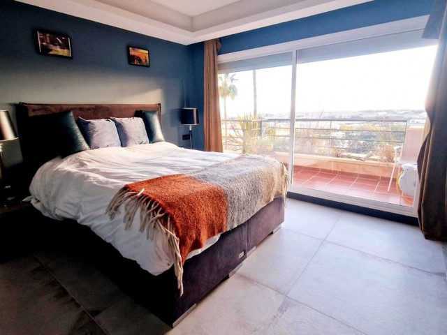 4 Bedrooms Apartment in Marbella