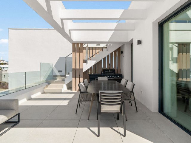 Apartamento con 3 Dormitorios  en Cabopino