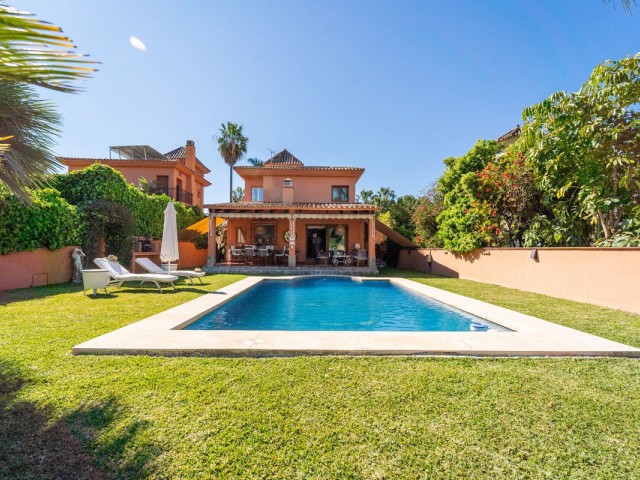 4 Bedrooms Villa in Mijas Costa