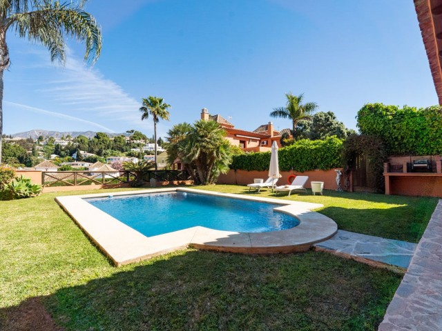 4 Bedrooms Villa in Mijas Costa