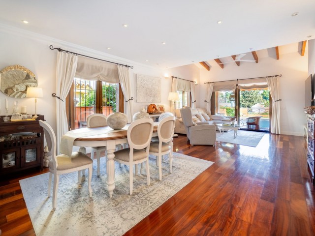 4 Bedrooms Villa in Mijas Costa