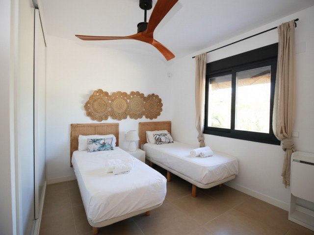 Maison mitoyenne avec 3 Chambres  à Estepona