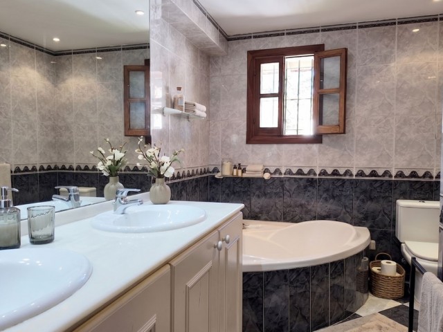 3 Schlafzimmer Villa in Estepona