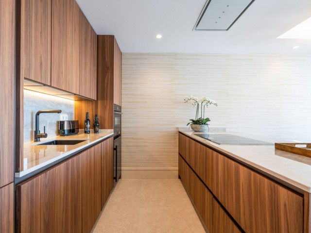 2 Makuuhuoneen Huoneisto Puerto Banús