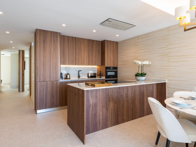 2 Makuuhuoneen Huoneisto Puerto Banús