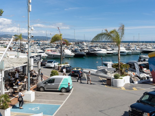 2 Makuuhuoneen Huoneisto Puerto Banús