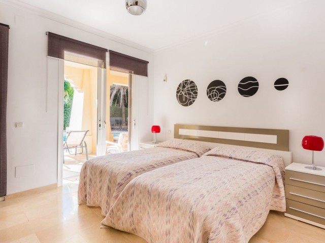 Villa con 4 Dormitorios  en Bahía de Marbella