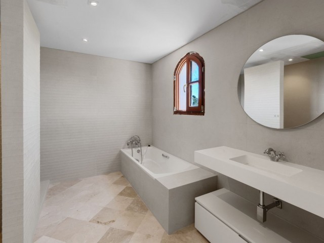 4 Makuuhuoneen Rivitalo Benahavís