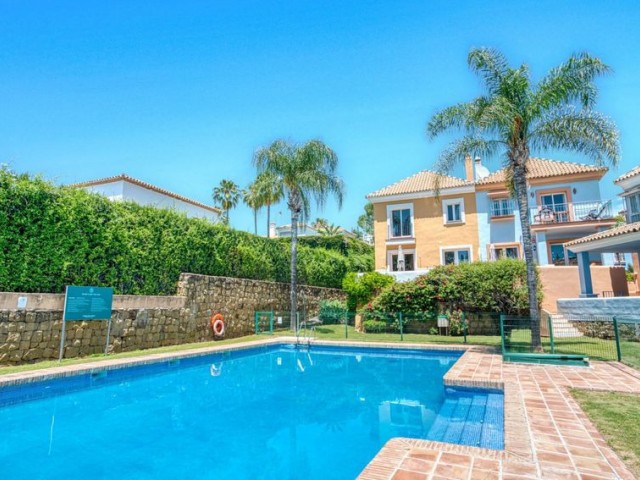 2 Soveroms Rekkehus i Nueva Andalucía