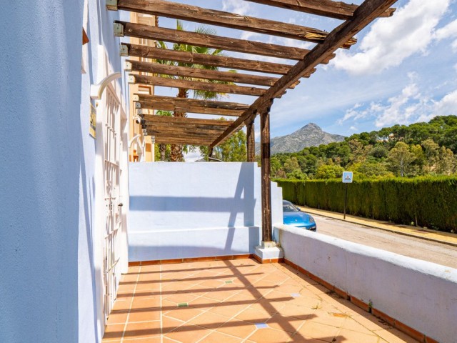 2 Soveroms Rekkehus i Nueva Andalucía