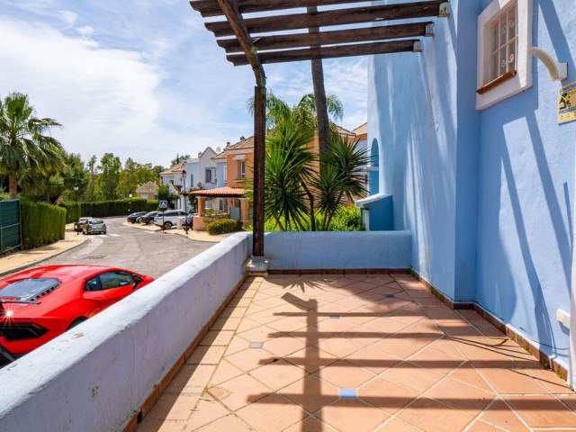 2 Soveroms Rekkehus i Nueva Andalucía