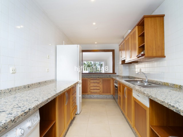 3 Soveroms Leilighet i Nueva Andalucía