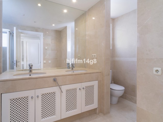 3 Soveroms Leilighet i Nueva Andalucía