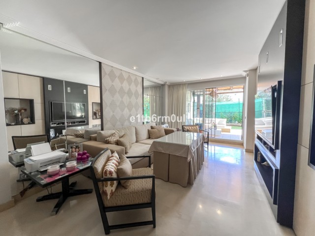 2 Bedrooms Apartment in Marbella