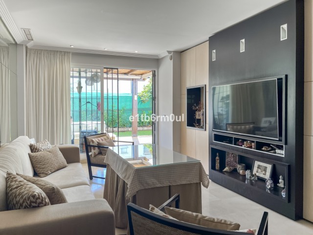 2 Bedrooms Apartment in Marbella