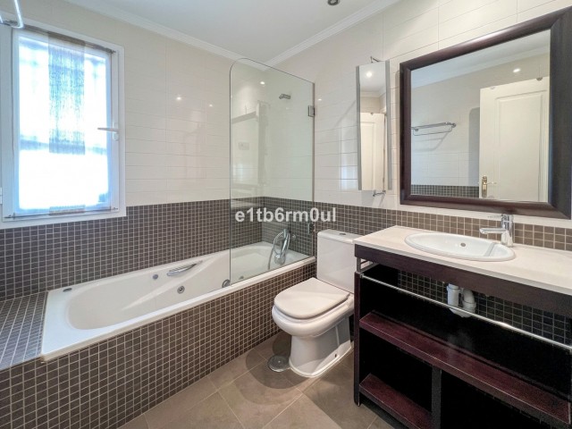 2 Bedrooms Apartment in Marbella