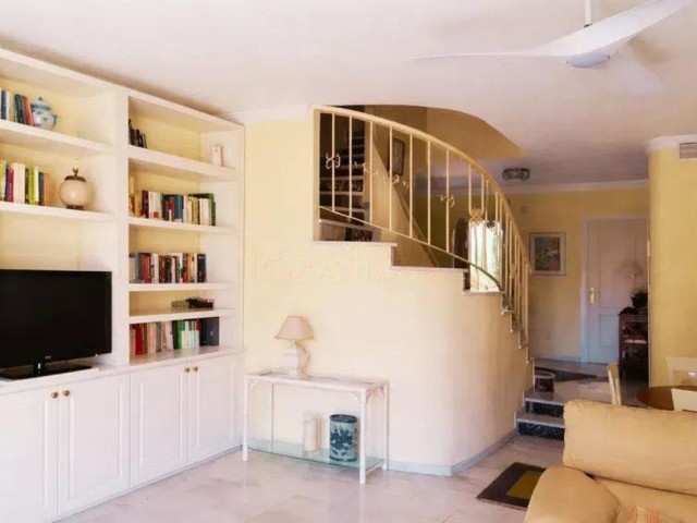 5 Makuuhuoneen Rivitalo Cabopino