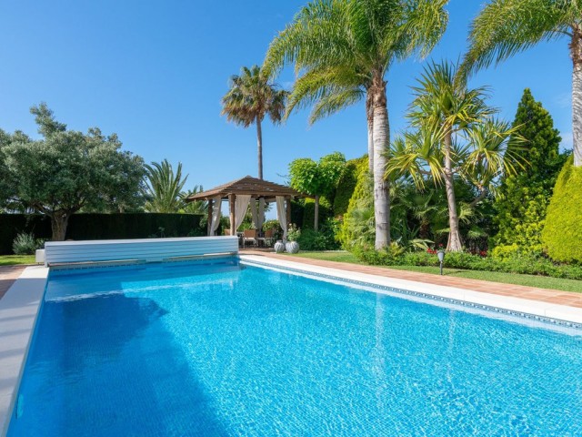 5 Makuuhuoneen Huvila Elviria