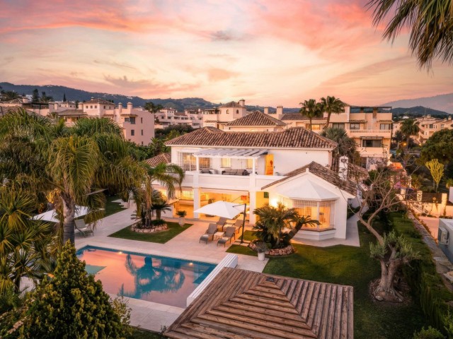 5 Schlafzimmer Villa in Elviria