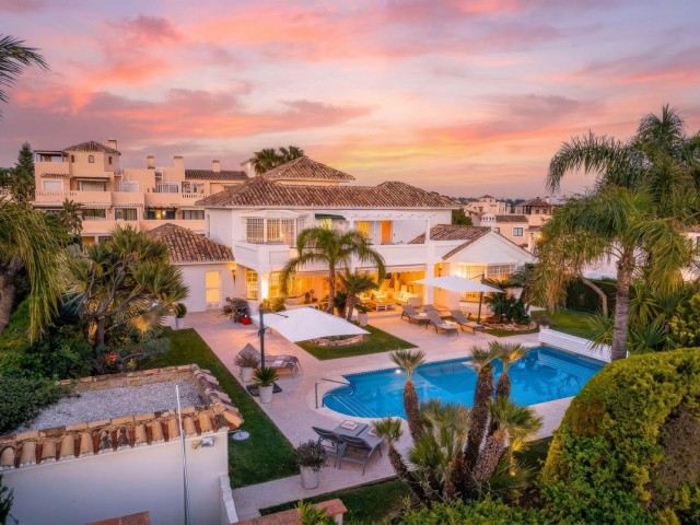 5 Schlafzimmer Villa in Elviria