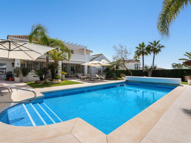 5 Schlafzimmer Villa in Elviria