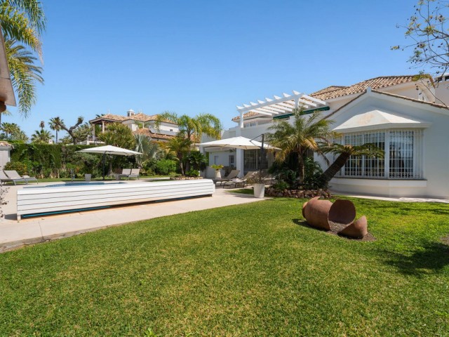 5 Schlafzimmer Villa in Elviria