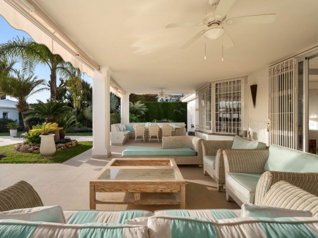 5 Schlafzimmer Villa in Elviria
