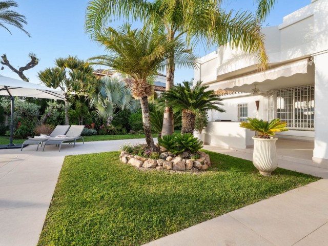 5 Schlafzimmer Villa in Elviria