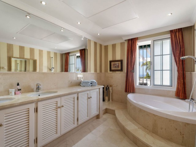 5 Schlafzimmer Villa in Elviria