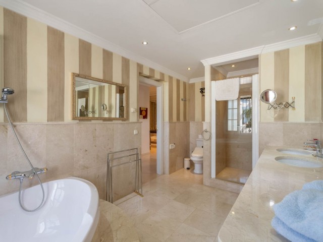 5 Schlafzimmer Villa in Elviria