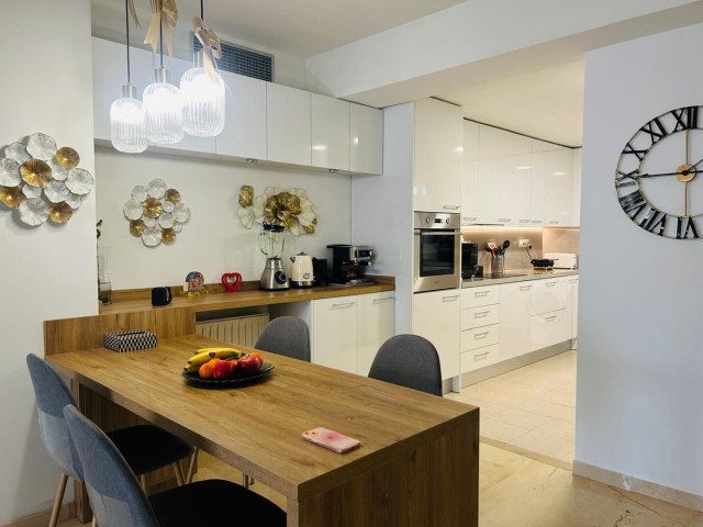 Takvåning i Guadalmina Alta