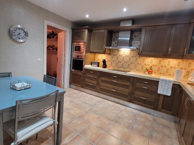 3 Makuuhuoneen Huoneisto Nueva Andalucía