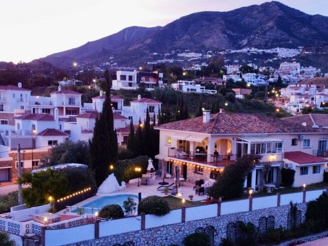 6 Makuuhuoneen Huvila Mijas