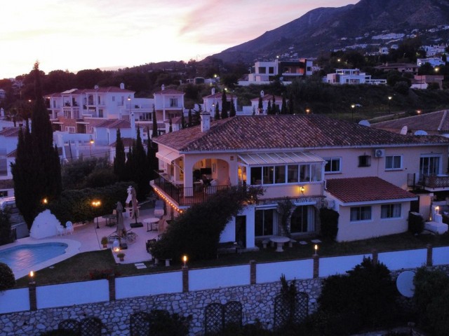 6 Makuuhuoneen Huvila Mijas