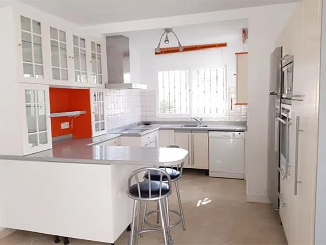 3 Makuuhuoneen Huvila Nueva Andalucía