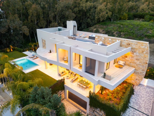 5 Makuuhuoneen Huvila Nueva Andalucía