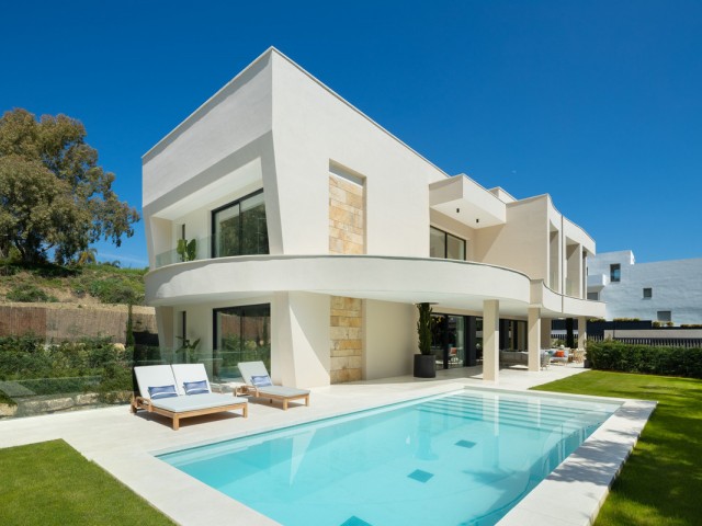 5 Makuuhuoneen Huvila Nueva Andalucía