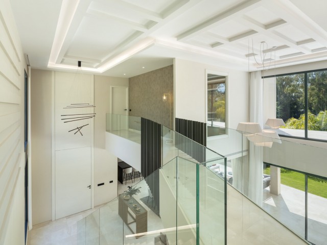 5 Makuuhuoneen Huvila Nueva Andalucía