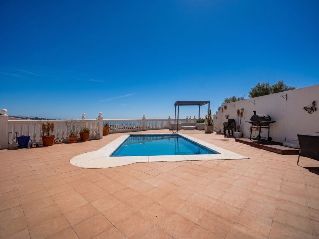 4 Makuuhuoneen Huvila Torreblanca