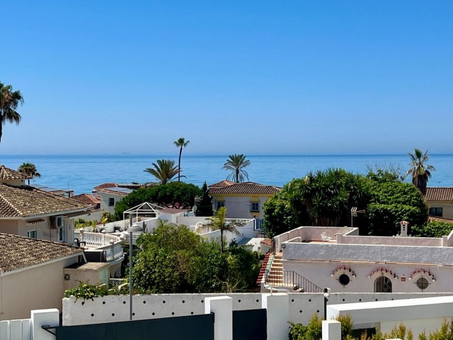 6 Makuuhuoneen Huvila Elviria