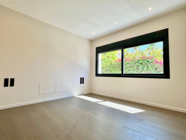 6 Makuuhuoneen Huvila Elviria