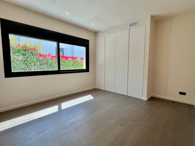 6 Makuuhuoneen Huvila Elviria