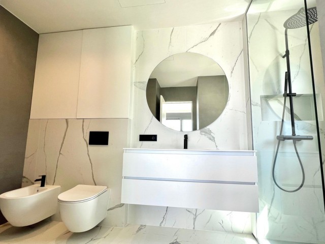 6 Makuuhuoneen Huvila Elviria