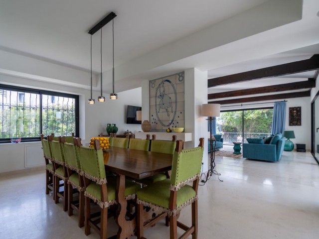 7 Bedrooms Villa in Guadalmina Baja