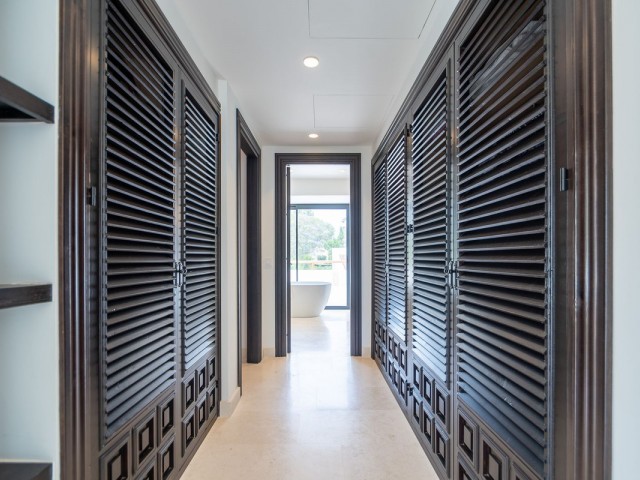 7 Bedrooms Villa in Guadalmina Baja